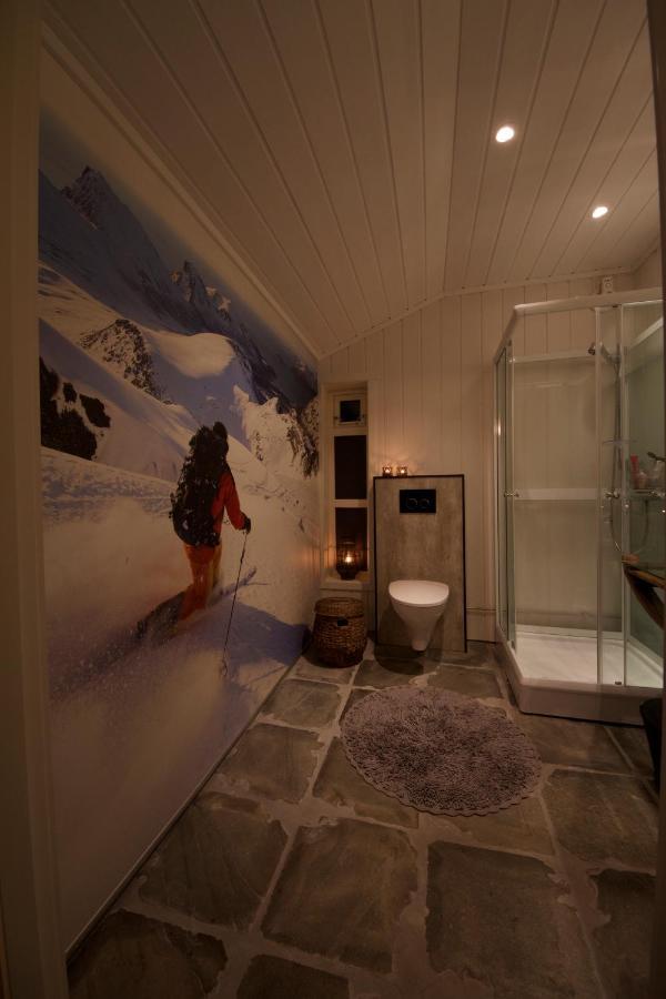 Kjosen Lodge, Lyngen. Lyngseidet Bagian luar foto