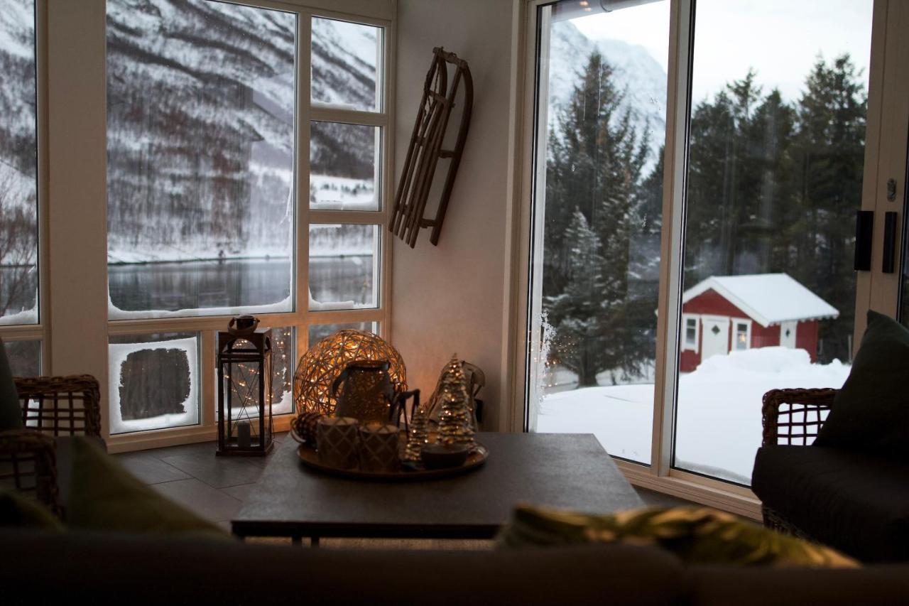 Kjosen Lodge, Lyngen. Lyngseidet Bagian luar foto