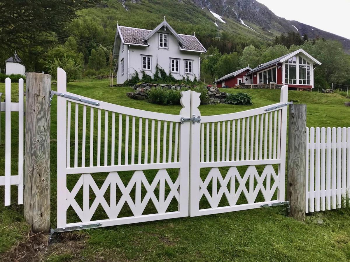 Kjosen Lodge, Lyngen. Lyngseidet Bagian luar foto